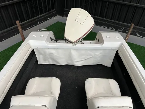 Lancha Campanili Ventura 140 Hp
