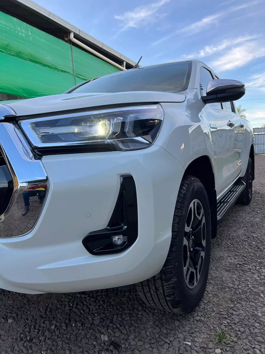 Toyota Hilux 2.8 Cd Srx 177cv 4x4 At