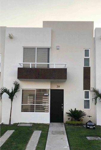 Imagen 1 de 13 de Casa 3 Recámaras, Jardín, Jacuzzi, Áreas Comunes Y Lago