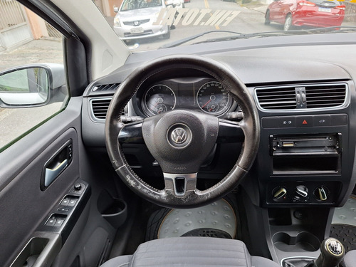 Volkswagen Crossfox 1.6 MI 8V FLEX 4P MANUAL