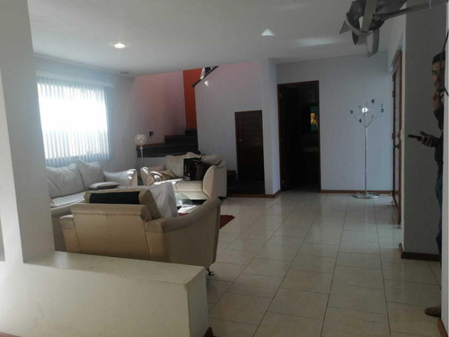 Casa En Venta En Nueva Chapultepec, Morelia, Michoacán De Ocampo C.p. 58280