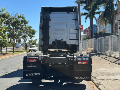 Volvo Fh 460 6x2 T.a - Automático