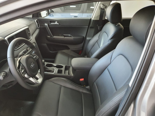 Kia Sportage Lx At