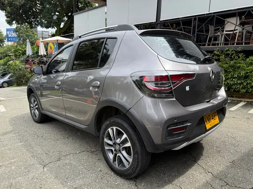 Renault Stepway 1.6 Intense Automática