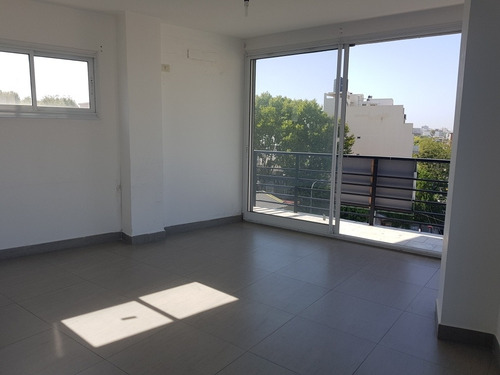 3 Ambientes Y Cochera Montecastro
