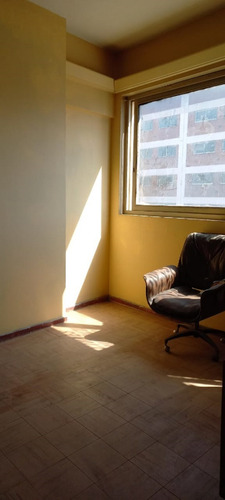 Imagen 14 de 21 de Alquiler Oficina Comercial - Apto Profesional - Muy Luminosa !!!
