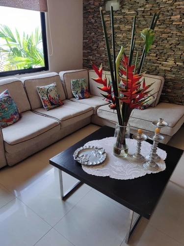 Imagen 3 de 15 de Hermoso Townhouse En Valencia Lomas Del Este