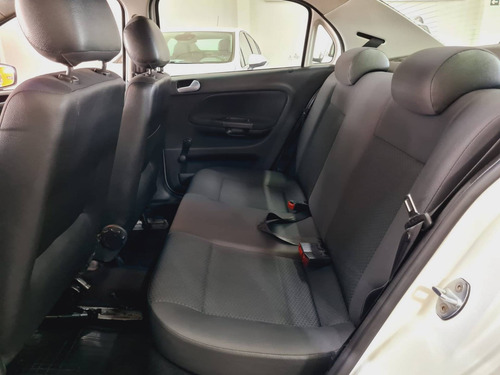 Imagem 8 de 9 de Volkswagen Voyage 1.6 Msi Totalflex Trendline 4p Manual