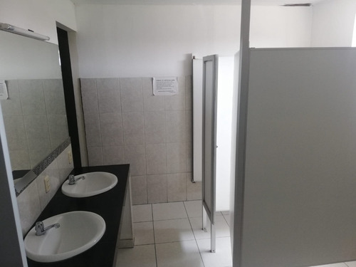 Habitación Para Caballeros Baño Compartido En La Campiña Upn