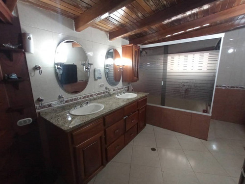 Imagen 9 de 18 de Casa En Venta En El Cafetal Calle Cerrada
