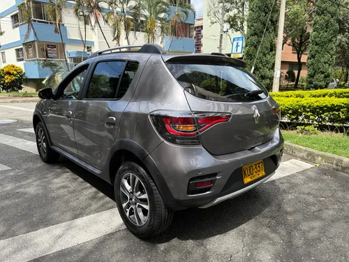 Renault Stepway 1.6 Intense Automática