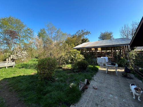 Casa Con Amplio Patio En Villa Los Encinos