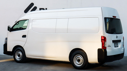 Nissan Urvan 2.5 Panel Amplia Aa Mt