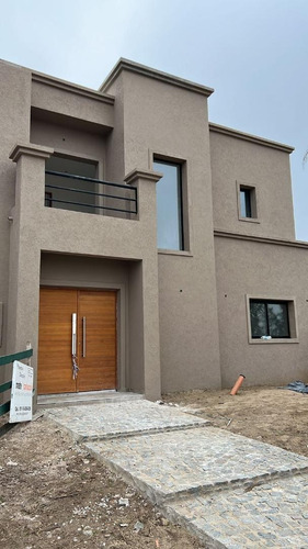 Imagen 3 de 24 de Casa En Venta En Barrio El Naudir