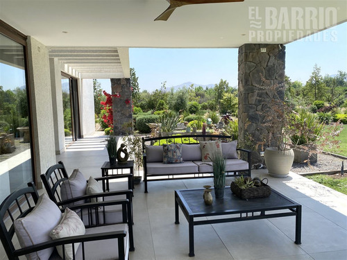 Casa En Venta De 4 Dorm. En Colina