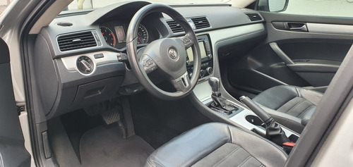 Imagen 7 de 11 de Volkswagen Passat 2.5 Sportline Automatico Plata 2013