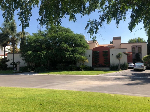 Imagen 16 de 30 de Venta Casa El Campanario Queretaro
