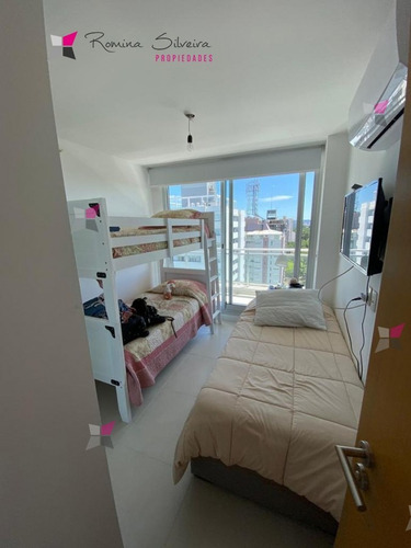 Excelente Departamento En Piso Alto Edificio Bellagio- Ref: 9489