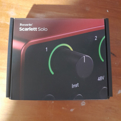 Focusrite Scarlett Solo 4th Gen Rojo
