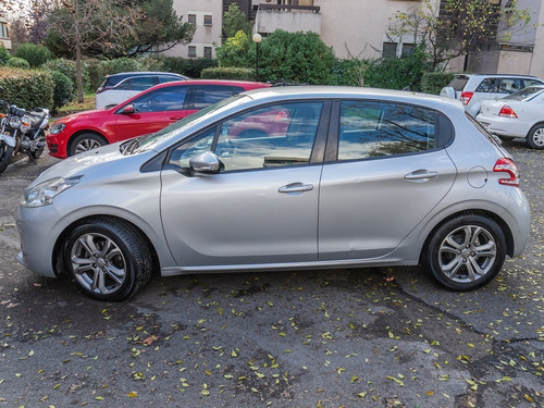 Peugeot 208 1.4 Active Hdi Diesel 68hp Mt 5p 2014.