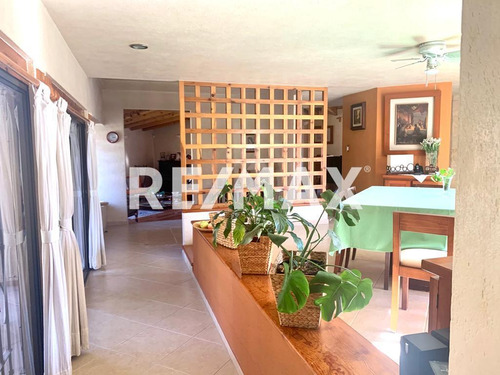 Casa En Venta En Condominio Jurica