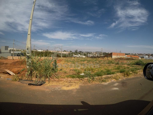 Imagem 2 de 5 de Terrenos - Ref: V8483