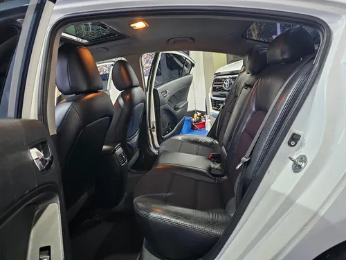 Kia Cerato Pro 1.6 Summa Triptonico Soonruf