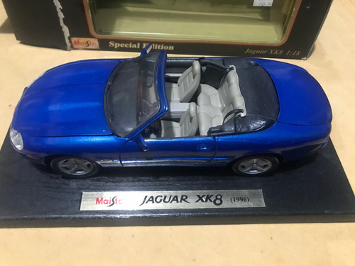 Jaguar Xk8 A Escala 1:18