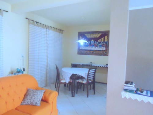 Casa Em Condomínio De 3 Dormitórios - 4212