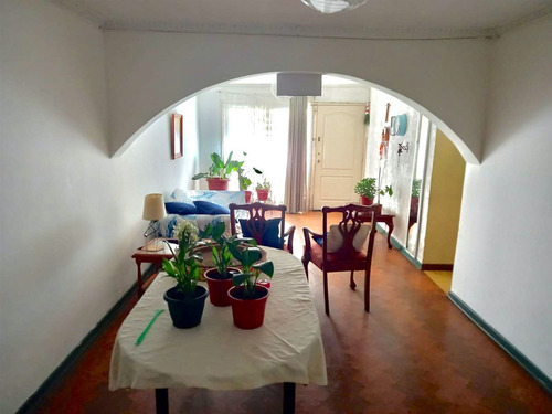 Casa En Venta De 3 Dorm. En La Cisterna