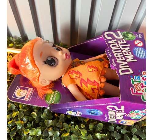 Boneca Divertidamente Cotiplas Licenciado Personagens Inside