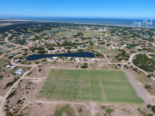 Imagen 26 de 30 de Casa Perimetral Bueno #200-300 - Costa Esmeralda - Golf 1 - 1017m2 #id 11087
