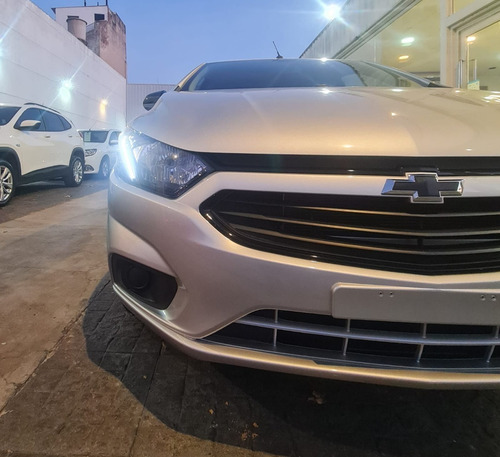 Imagen 9 de 21 de Nuevo Chevrolet Onix Joy Plus Prisma Black 0km 2023 Smt6