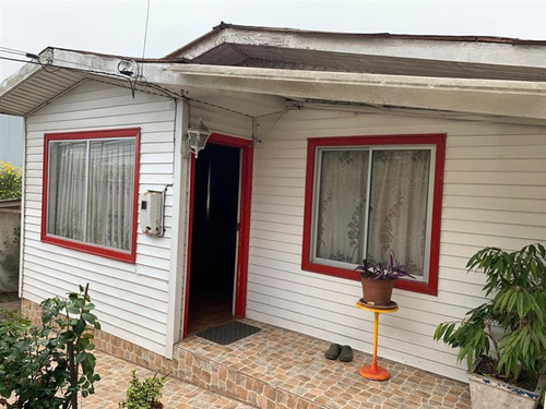 Casa En Venta De 2 Dorm. En San Antonio