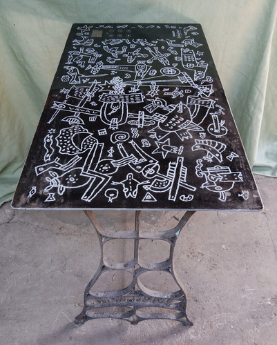 Mesa Con Pie De Máquina De Coser Tapa De Vidrio De Estufa (Usado)
