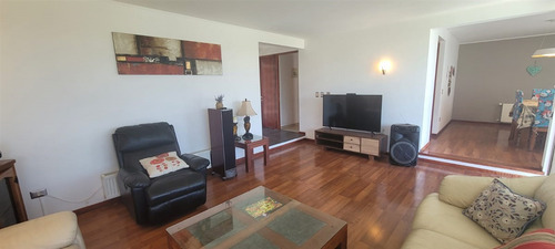 Casa En Venta De 6 Dorm. Colegio Dunalastair Peñalolen