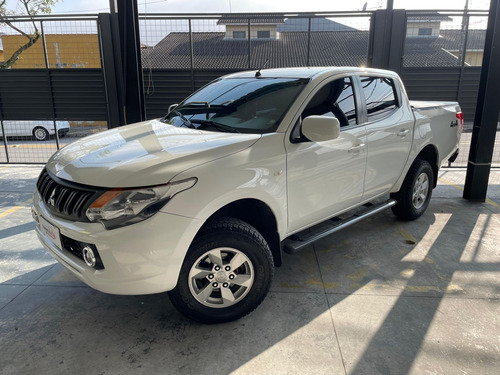 Mitsubishi L200 Triton Sport GL 4X4 2.4 16V Mivec Turbo Dies. Mec.