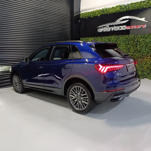 Audi Q3 performace black