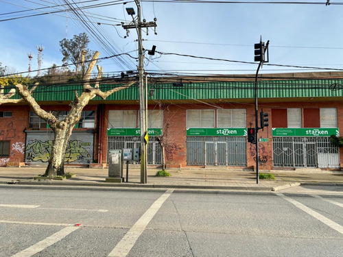 Gran Local Comercial Con Excelente Exposicion Y Estac.