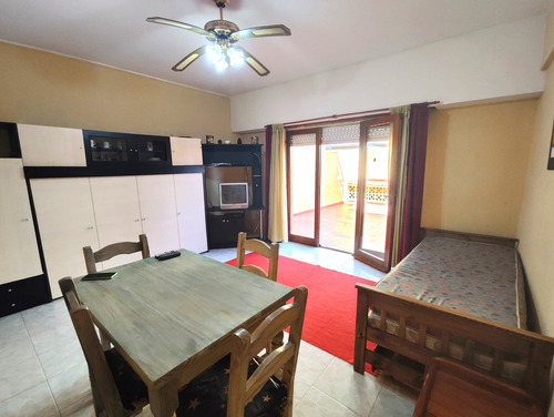 Amplio Monoambiente Con Patio, Frente Al Mar!