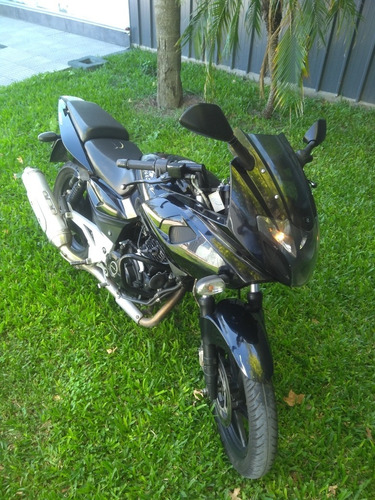 Bajaj Rouser 220 F