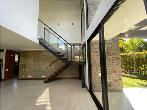 Hermosa Casa Para La Venta En Llanogrande