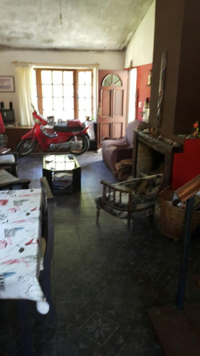 Casa De Dos Pisos En Las Toscas!