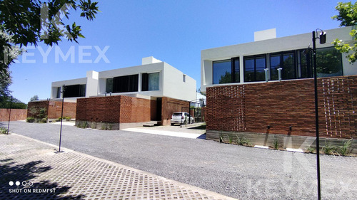 Exclusivos Departamentos Tipo Dúplex En Barrio Privado Angosto - City Bell