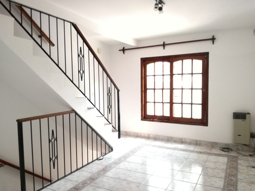 Imagen 3 de 7 de Triplex 4 Ambientes, Play Room, Jardin, Luminoso, S/expensas