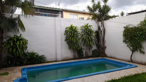 Casa En Venta En Barrio Feput