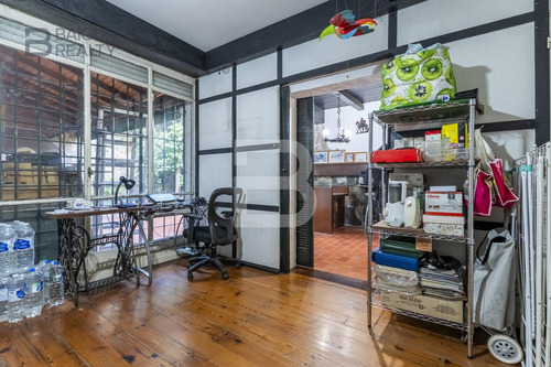 Casa De 6 Ambientes Con Cochera, Patio Y Terraza En Venta En Colegiales