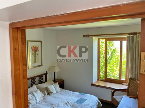Gran Casa Con Parque Privado En Santo Domingo