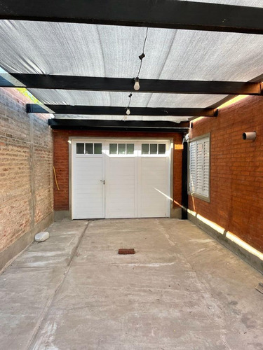 Imagen 9 de 13 de Casa De 2 Dormitorios, Patio En Barrio Alborada