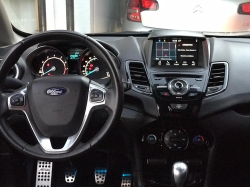 Ford Fiesta Kinetic Desingn Titanium
